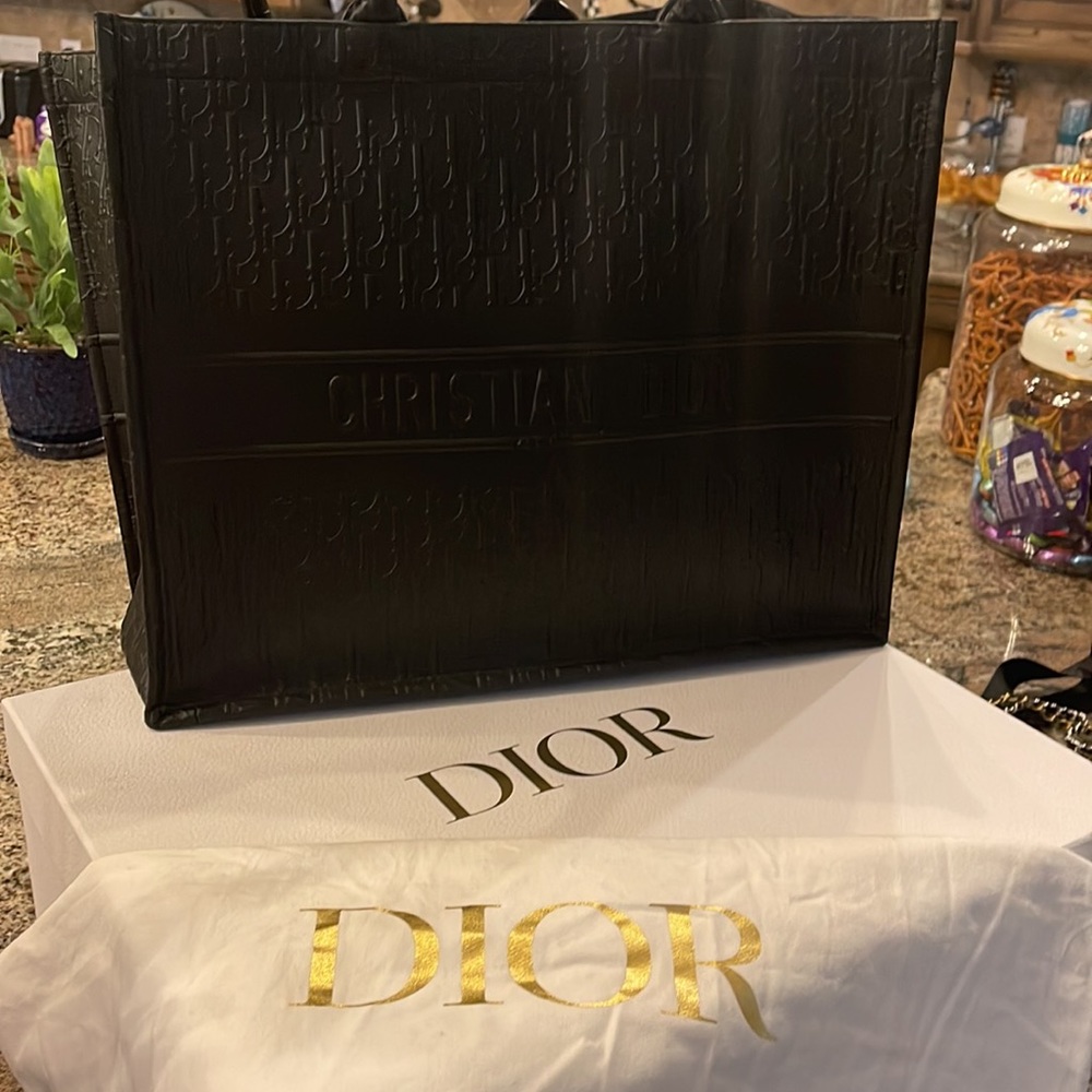 Christian Dior Book tote Oblique Embossed Calfskin Large - Picture 2 of 8
